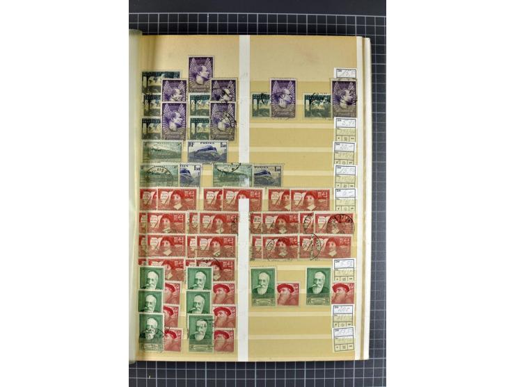 1849)1975 (ca.), postfrischer, ungebrauchter und gestempelter Lagerbestand in 9 Steckbüchern und 5 Bogenmappen, dabei bessere
