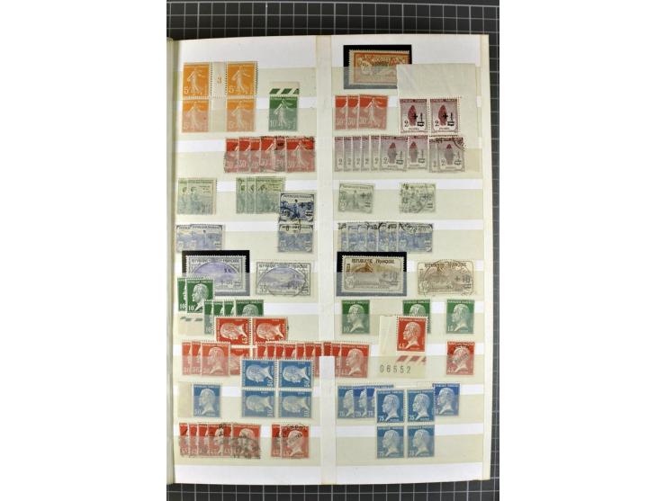 1849)1975 (ca.), postfrischer, ungebrauchter und gestempelter Lagerbestand in 9 Steckbüchern und 5 Bogenmappen, dabei bessere