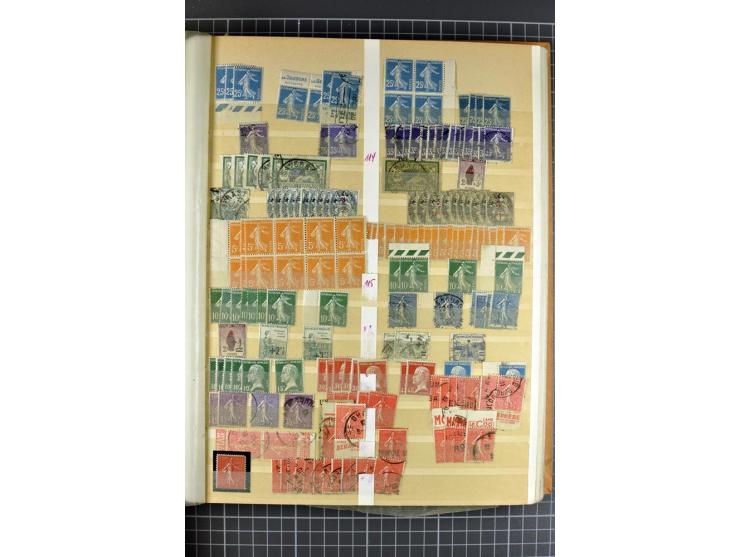 1849)1975 (ca.), postfrischer, ungebrauchter und gestempelter Lagerbestand in 9 Steckbüchern und 5 Bogenmappen, dabei bessere