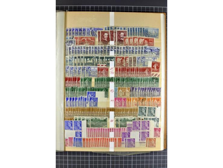 1849)1975 (ca.), postfrischer, ungebrauchter und gestempelter Lagerbestand in 9 Steckbüchern und 5 Bogenmappen, dabei bessere