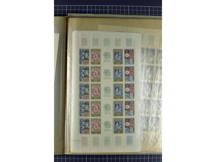 1849)1975 (ca.), postfrischer, ungebrauchter und gestempelter Lagerbestand in 9 Steckbüchern und 5 Bogenmappen, dabei bessere
