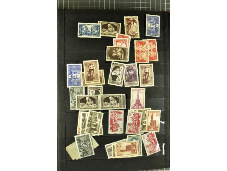1849/1960, umfangreiches ungebrauchte/postfrisches und gestempeltes Lager, etwas chaotisch sortiert aber mit vielen besseren 