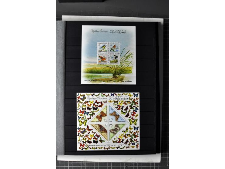  1946/2010, postfrische Sammlung mit Kleinbogen etc.