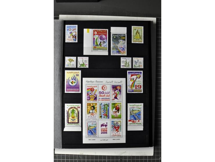 1946/2010, postfrische Sammlung mit Kleinbogen etc.