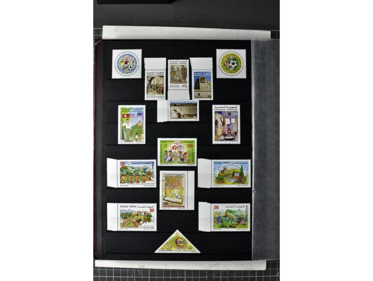  1946/2010, postfrische Sammlung mit Kleinbogen etc.