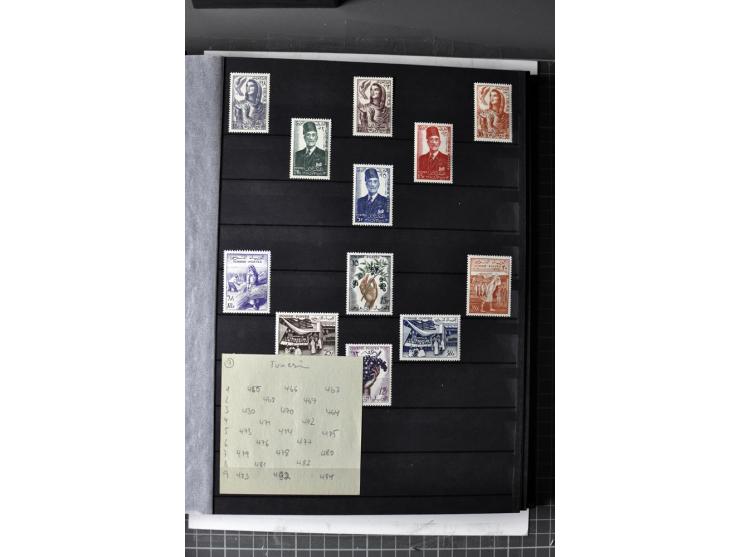  1946/2010, postfrische Sammlung mit Kleinbogen etc.
