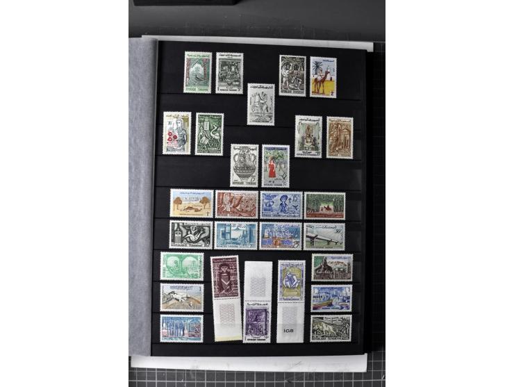  1946/2010, postfrische Sammlung mit Kleinbogen etc.