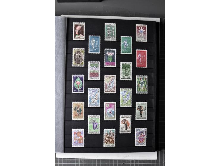  1946/2010, postfrische Sammlung mit Kleinbogen etc.