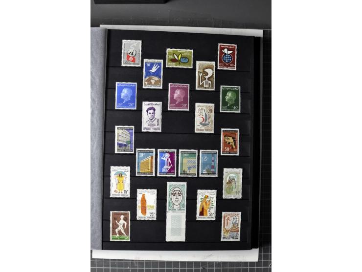  1946/2010, postfrische Sammlung mit Kleinbogen etc.
