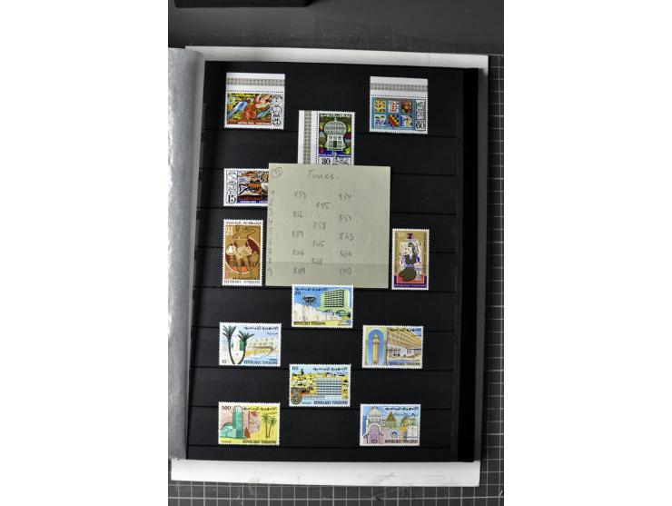  1946/2010, postfrische Sammlung mit Kleinbogen etc.
