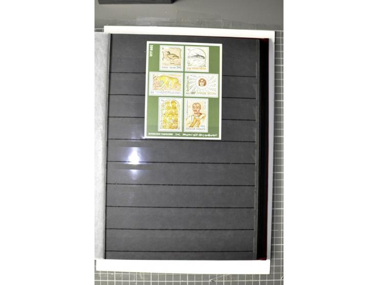  1946/2010, postfrische Sammlung mit Kleinbogen etc.
