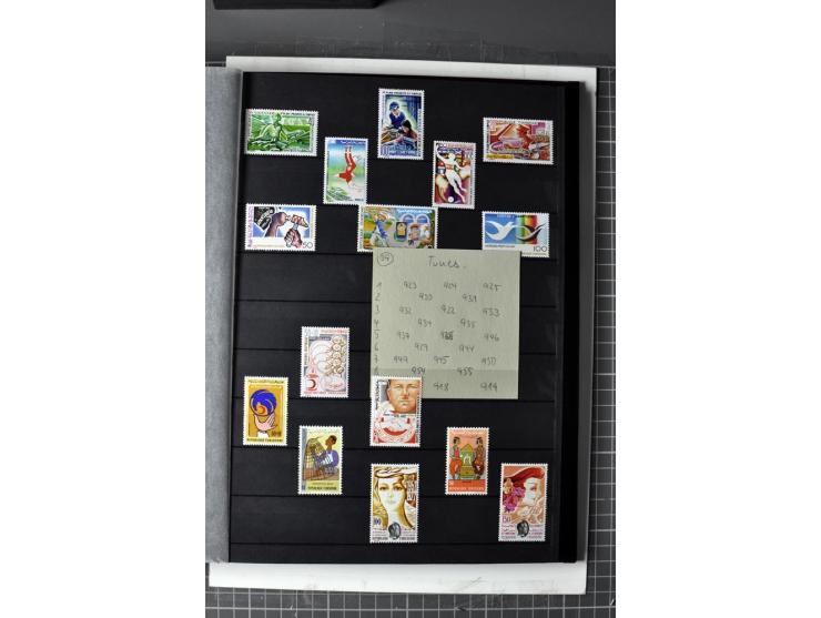  1946/2010, postfrische Sammlung mit Kleinbogen etc.