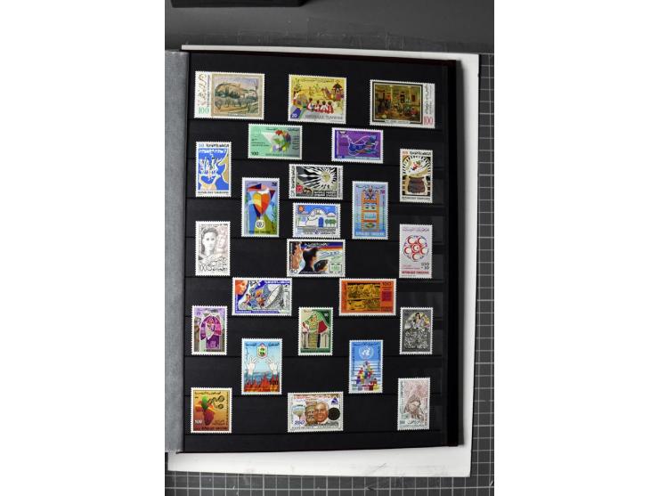  1946/2010, postfrische Sammlung mit Kleinbogen etc.