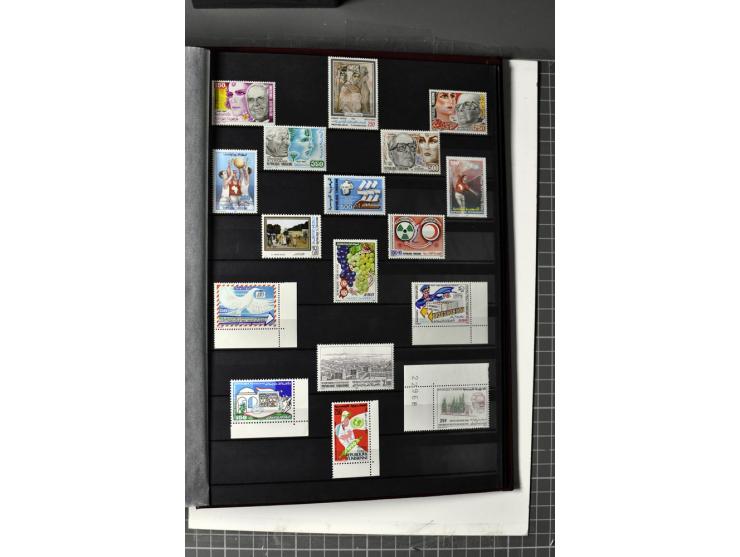  1946/2010, postfrische Sammlung mit Kleinbogen etc.