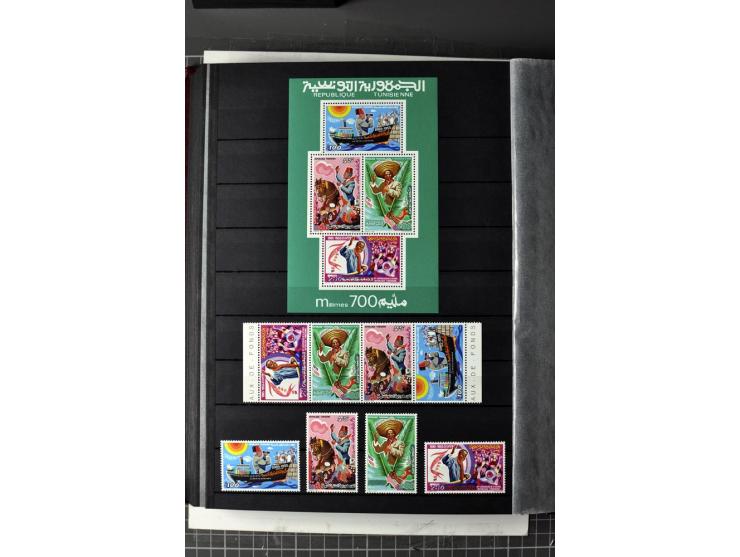 1946/2010, postfrische Sammlung mit Kleinbogen etc.