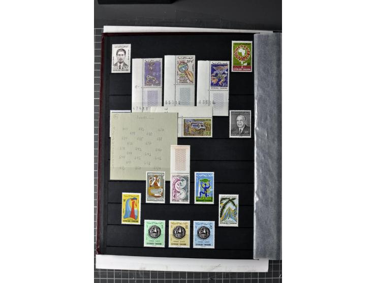  1946/2010, postfrische Sammlung mit Kleinbogen etc.