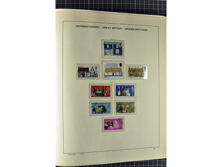 1840/2000, gestempelte Sammlung ab Mi.-Nr. 1 mit einigen besseren und kpl. Ausgaben in 3 Vordruckalben, dabei einige Höchstwe