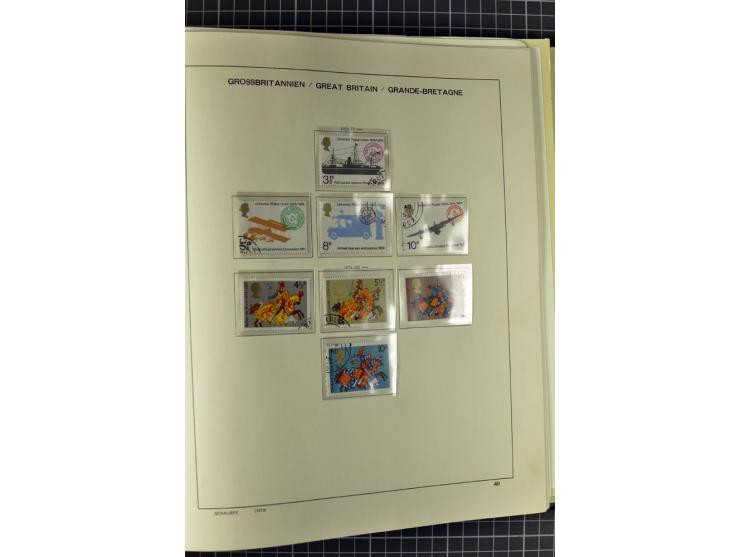 1840/2000, gestempelte Sammlung ab Mi.-Nr. 1 mit einigen besseren und kpl. Ausgaben in 3 Vordruckalben, dabei einige Höchstwe