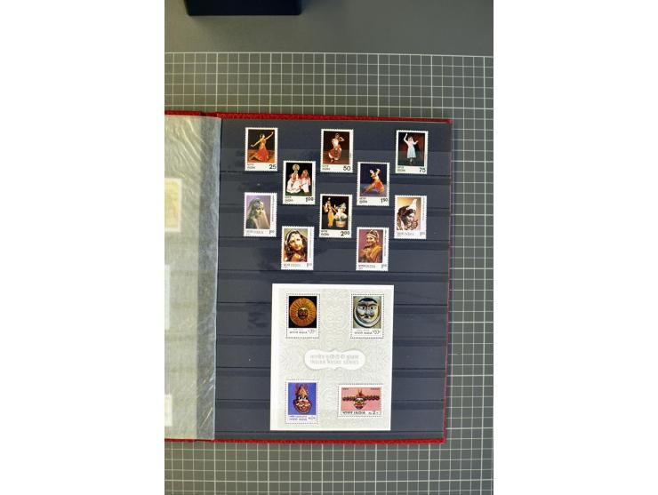  1935/2010, postfrische kleine Sammlung mit Blocks