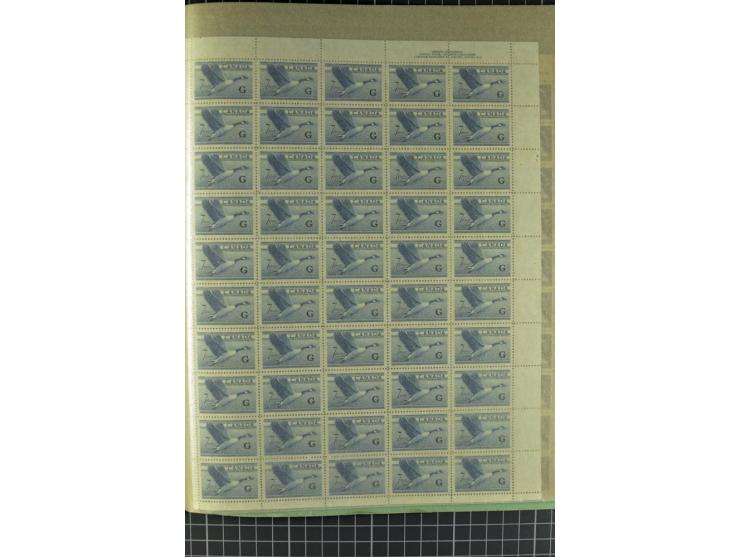 1920/70 (ca.), großer postfrischer Lagerbestand, meist nach Scott sortiert in Pergamintüten, einiges in Bogen bzw. -teilen, d