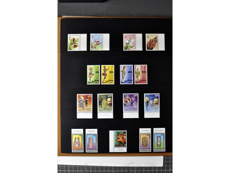  1937/2011, postfrische, anfangs etwas ungebrauchte Sammlung mit u.a. Mi.-Nr. 714-24 etc.