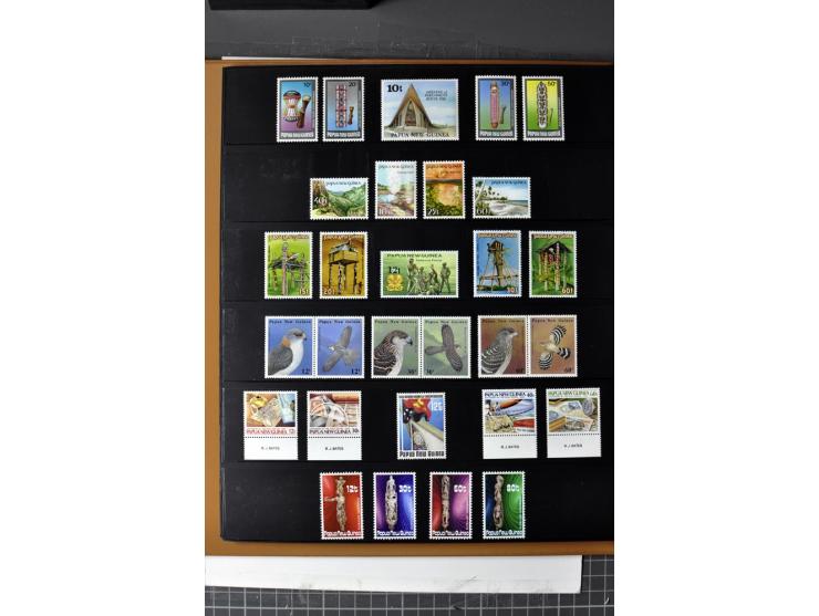  1937/2011, postfrische, anfangs etwas ungebrauchte Sammlung mit u.a. Mi.-Nr. 714-24 etc.