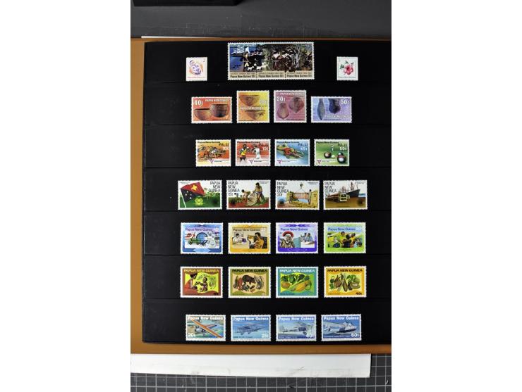  1937/2011, postfrische, anfangs etwas ungebrauchte Sammlung mit u.a. Mi.-Nr. 714-24 etc.