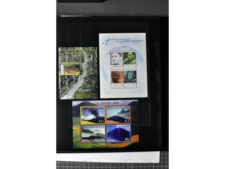  1937/2011, postfrische, anfangs etwas ungebrauchte Sammlung mit u.a. Mi.-Nr. 714-24 etc.