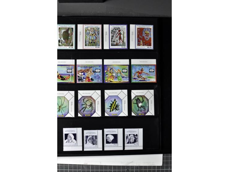  1937/2011, postfrische, anfangs etwas ungebrauchte Sammlung mit u.a. Mi.-Nr. 714-24 etc.