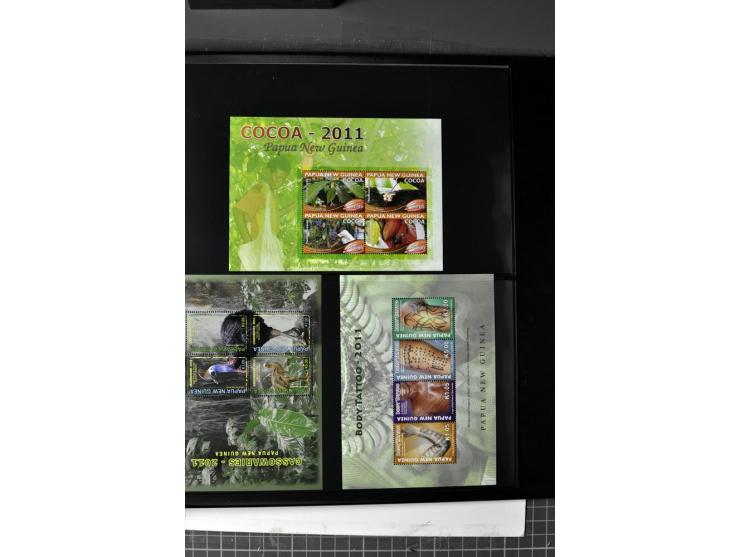  1937/2011, postfrische, anfangs etwas ungebrauchte Sammlung mit u.a. Mi.-Nr. 714-24 etc.