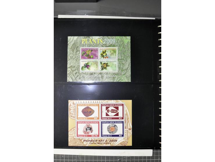  1937/2011, postfrische, anfangs etwas ungebrauchte Sammlung mit u.a. Mi.-Nr. 714-24 etc.