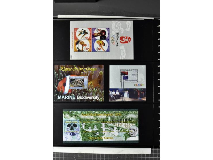  1937/2011, postfrische, anfangs etwas ungebrauchte Sammlung mit u.a. Mi.-Nr. 714-24 etc.