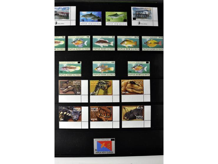  1937/2011, postfrische, anfangs etwas ungebrauchte Sammlung mit u.a. Mi.-Nr. 714-24 etc.