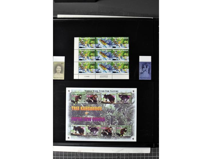  1937/2011, postfrische, anfangs etwas ungebrauchte Sammlung mit u.a. Mi.-Nr. 714-24 etc.