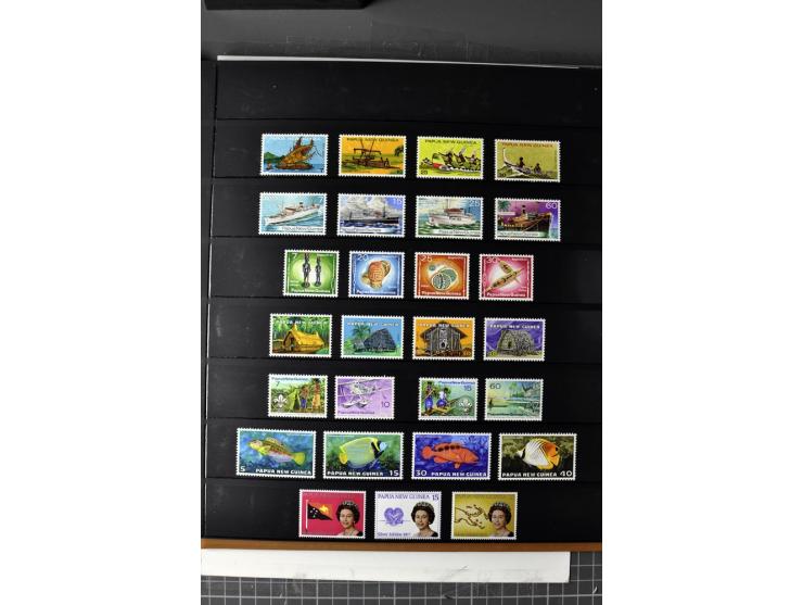  1937/2011, postfrische, anfangs etwas ungebrauchte Sammlung mit u.a. Mi.-Nr. 714-24 etc.