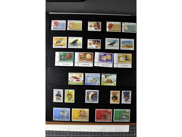  1937/2011, postfrische, anfangs etwas ungebrauchte Sammlung mit u.a. Mi.-Nr. 714-24 etc.