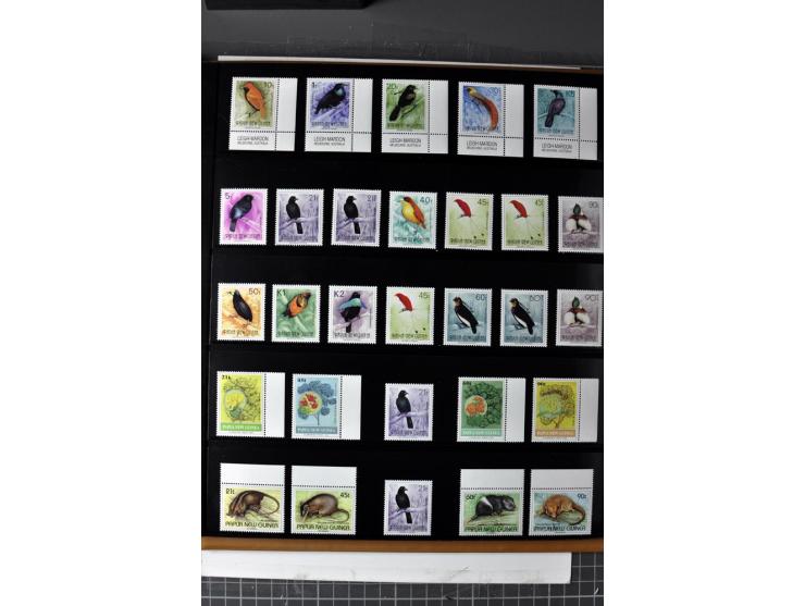 1937/2011, postfrische, anfangs etwas ungebrauchte Sammlung mit u.a. Mi.-Nr. 714-24 etc.