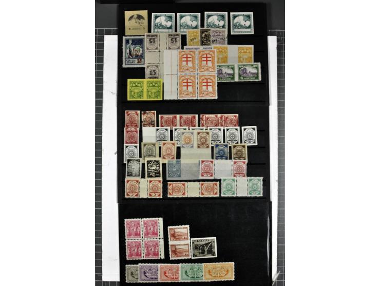 1918/40, enorm umfangreiche und detaillierte Spezialsammlung in neun Bänden, dabei über 200 Marken mit SPECIMEN-Aufdrucken, ü