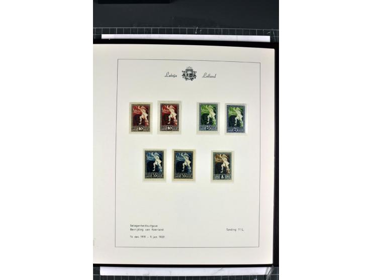 1918/40, enorm umfangreiche und detaillierte Spezialsammlung in neun Bänden, dabei über 200 Marken mit SPECIMEN-Aufdrucken, ü