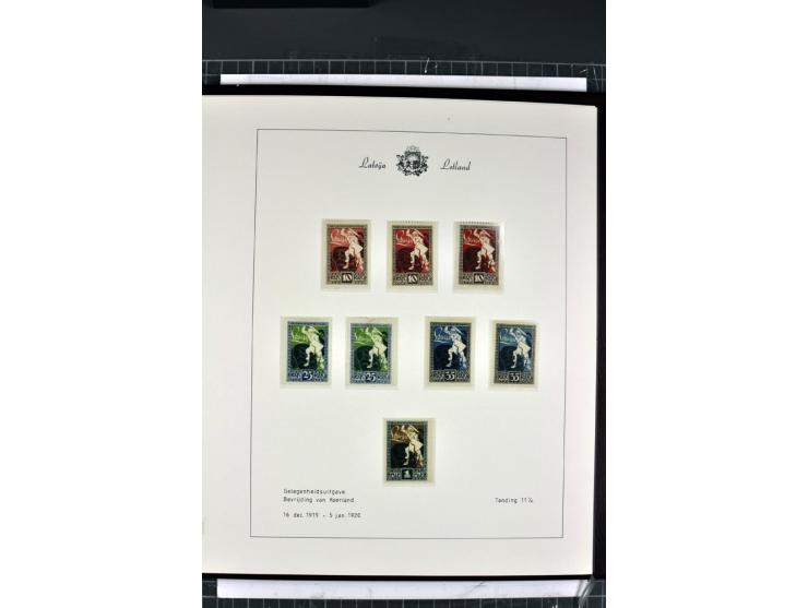 1918/40, enorm umfangreiche und detaillierte Spezialsammlung in neun Bänden, dabei über 200 Marken mit SPECIMEN-Aufdrucken, ü