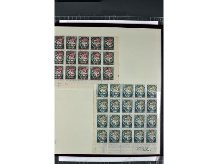 1918/40, enorm umfangreiche und detaillierte Spezialsammlung in neun Bänden, dabei über 200 Marken mit SPECIMEN-Aufdrucken, ü
