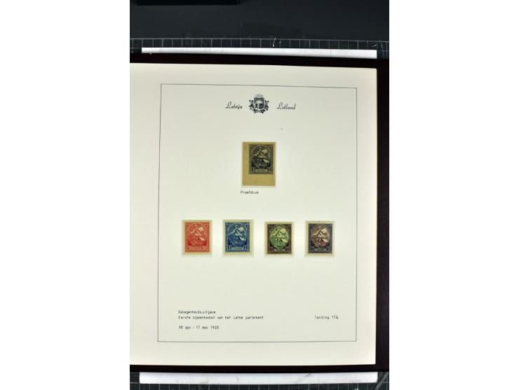 1918/40, enorm umfangreiche und detaillierte Spezialsammlung in neun Bänden, dabei über 200 Marken mit SPECIMEN-Aufdrucken, ü