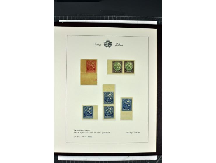 1918/40, enorm umfangreiche und detaillierte Spezialsammlung in neun Bänden, dabei über 200 Marken mit SPECIMEN-Aufdrucken, ü