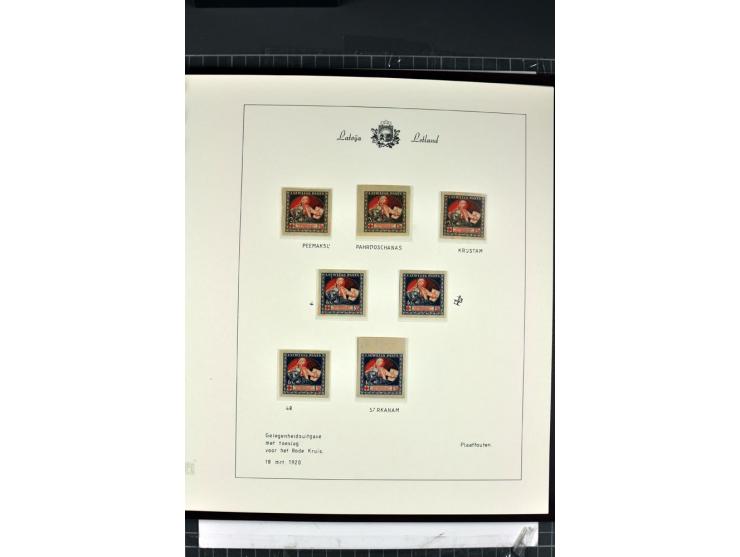 1918/40, enorm umfangreiche und detaillierte Spezialsammlung in neun Bänden, dabei über 200 Marken mit SPECIMEN-Aufdrucken, ü