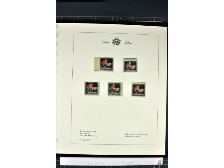 1918/40, enorm umfangreiche und detaillierte Spezialsammlung in neun Bänden, dabei über 200 Marken mit SPECIMEN-Aufdrucken, ü