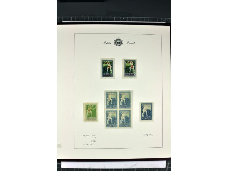 1918/40, enorm umfangreiche und detaillierte Spezialsammlung in neun Bänden, dabei über 200 Marken mit SPECIMEN-Aufdrucken, ü