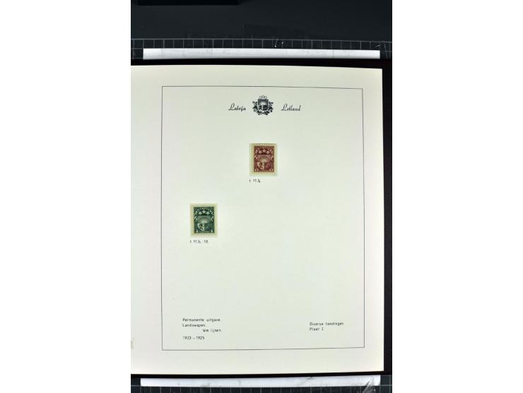 1918/40, enorm umfangreiche und detaillierte Spezialsammlung in neun Bänden, dabei über 200 Marken mit SPECIMEN-Aufdrucken, ü