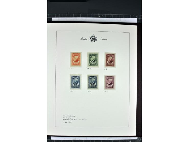 1918/40, enorm umfangreiche und detaillierte Spezialsammlung in neun Bänden, dabei über 200 Marken mit SPECIMEN-Aufdrucken, ü