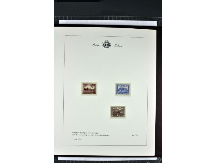1918/40, enorm umfangreiche und detaillierte Spezialsammlung in neun Bänden, dabei über 200 Marken mit SPECIMEN-Aufdrucken, ü