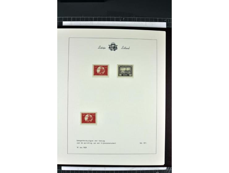 1918/40, enorm umfangreiche und detaillierte Spezialsammlung in neun Bänden, dabei über 200 Marken mit SPECIMEN-Aufdrucken, ü